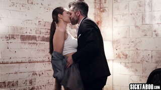 Ҷинсӣ милфу Беллу Роллан трахнули чунон вазнин аст, ва хеле, ва ба вай он қадар маъқул