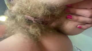 Dannsa ri milf pussy neo-dhreuchdail