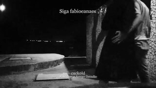 ���্রসারিত করুন. ছাত্র, safada namorando na rua com o amigo bem অন্বিত