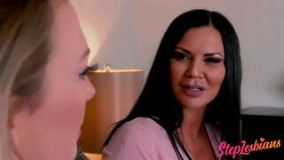 Stepmom Whakaatu Ana Tamahine Pehea Ki Te Whai Sex Moe Wahine